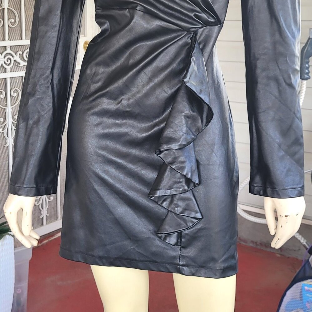 ZARA--Deep V cut, Faux leather dress - Picture 4 of 4